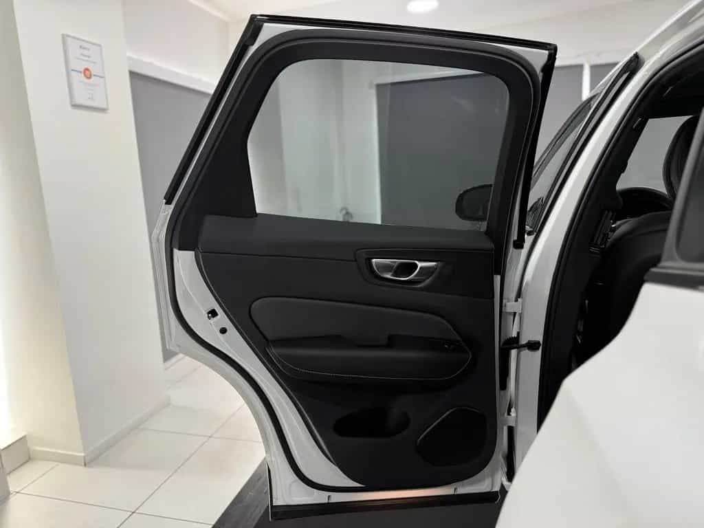 Volvo XC60 R Design 2WD*PANO*360*HUD*MEMORY*LED*ACC* 10/2021-photo-19