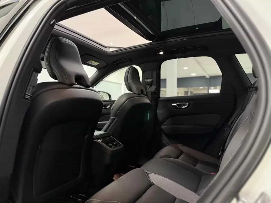 Volvo XC60 R Design 2WD*PANO*360*HUD*MEMORY*LED*ACC* 10/2021-photo-22