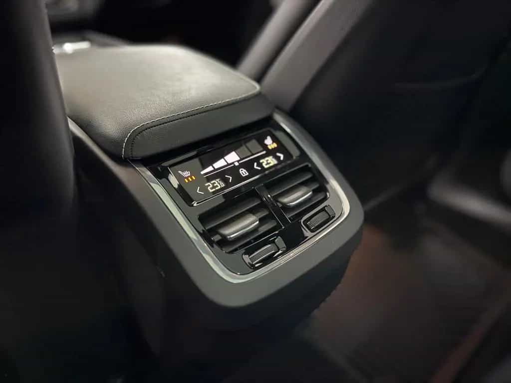 Volvo XC60 R Design 2WD*PANO*360*HUD*MEMORY*LED*ACC* 10/2021-photo-27