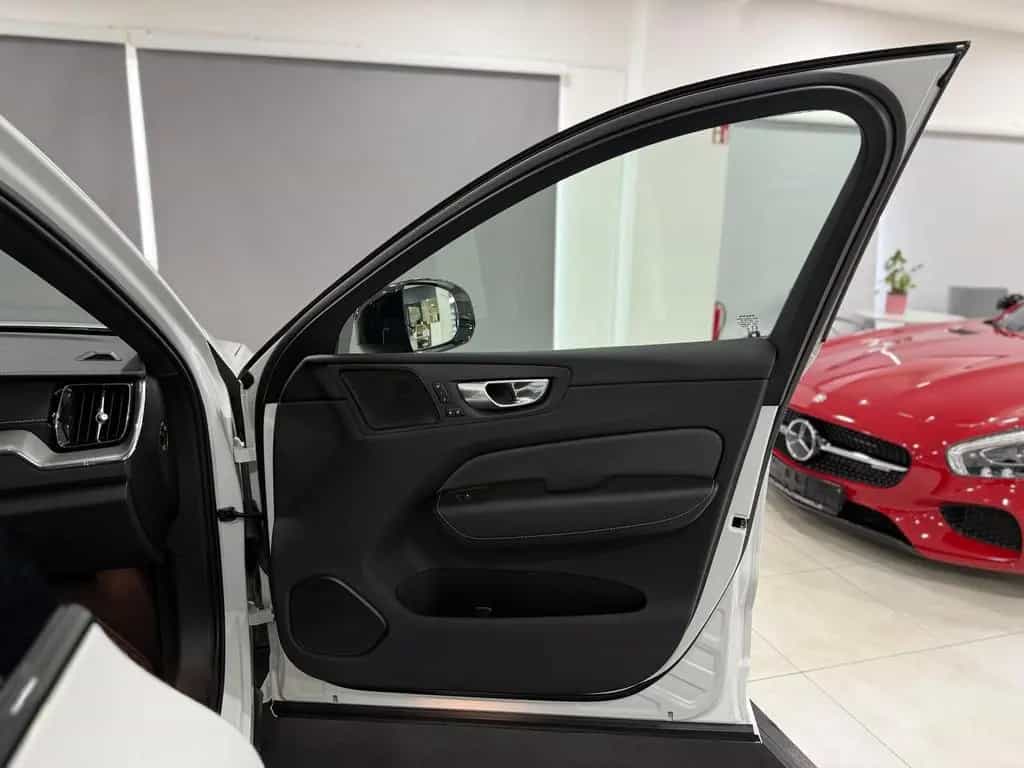 Volvo XC60 R Design 2WD*PANO*360*HUD*MEMORY*LED*ACC* 10/2021-photo-28