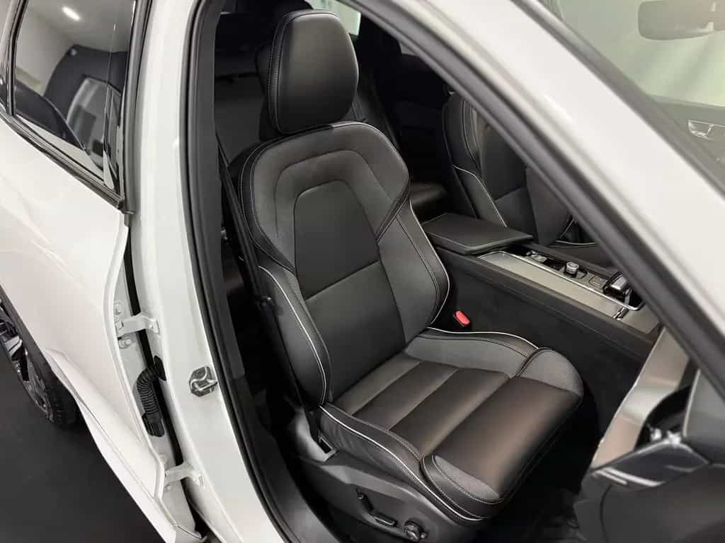 Volvo XC60 R Design 2WD*PANO*360*HUD*MEMORY*LED*ACC* 10/2021-photo-29