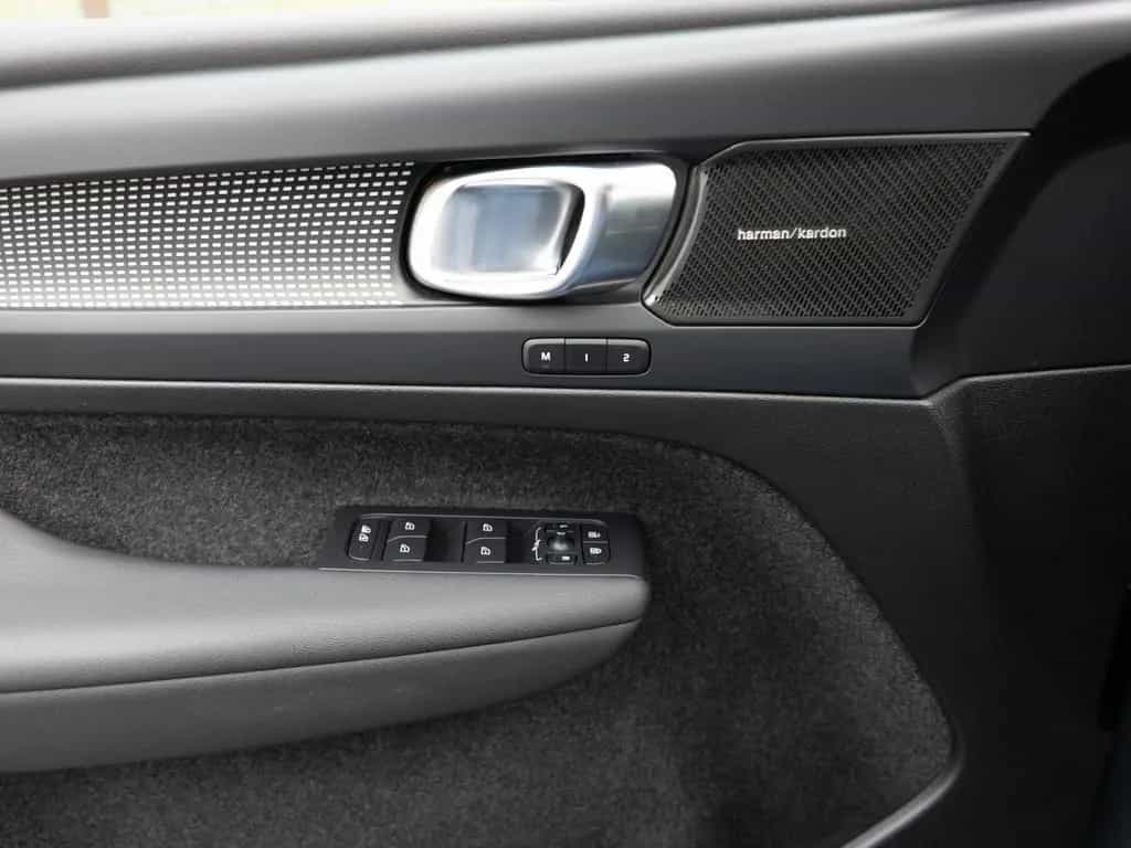 Volvo XC40 B4 B Plus Dark AWD H/K FACEL. STANDHZ LED 05/2023-photo-44