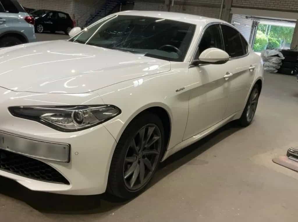 Alfa Romeo Giulia Super | LEDER SHZ KAMERA TOTWINKEL 05/2020-photo-2