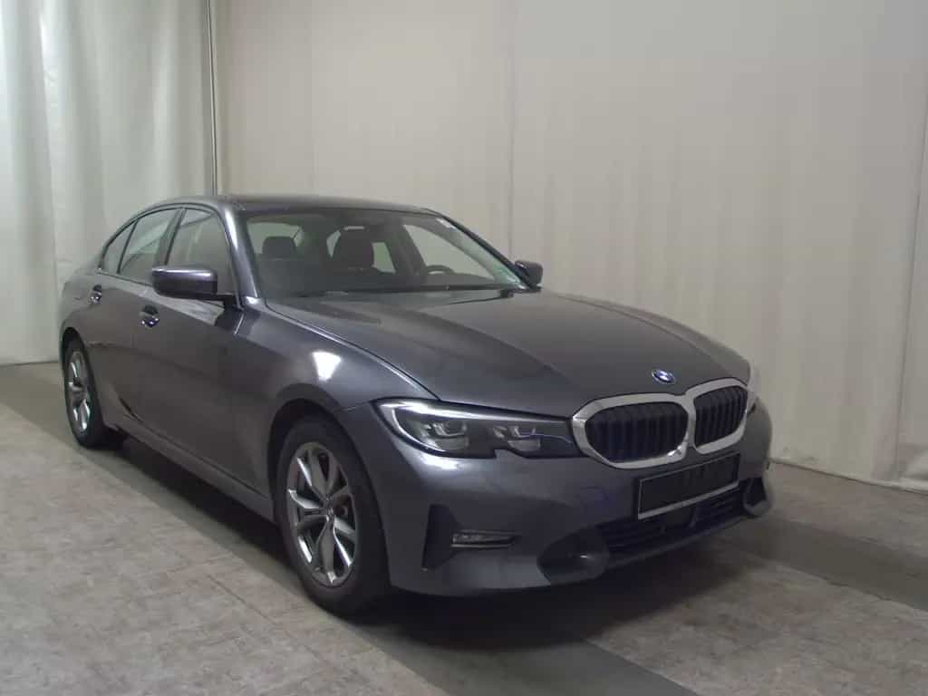 BMW 320 dA Sport-Line T-Leder Nav LC Pro LED AHK HiFi 04/2021-photo-2