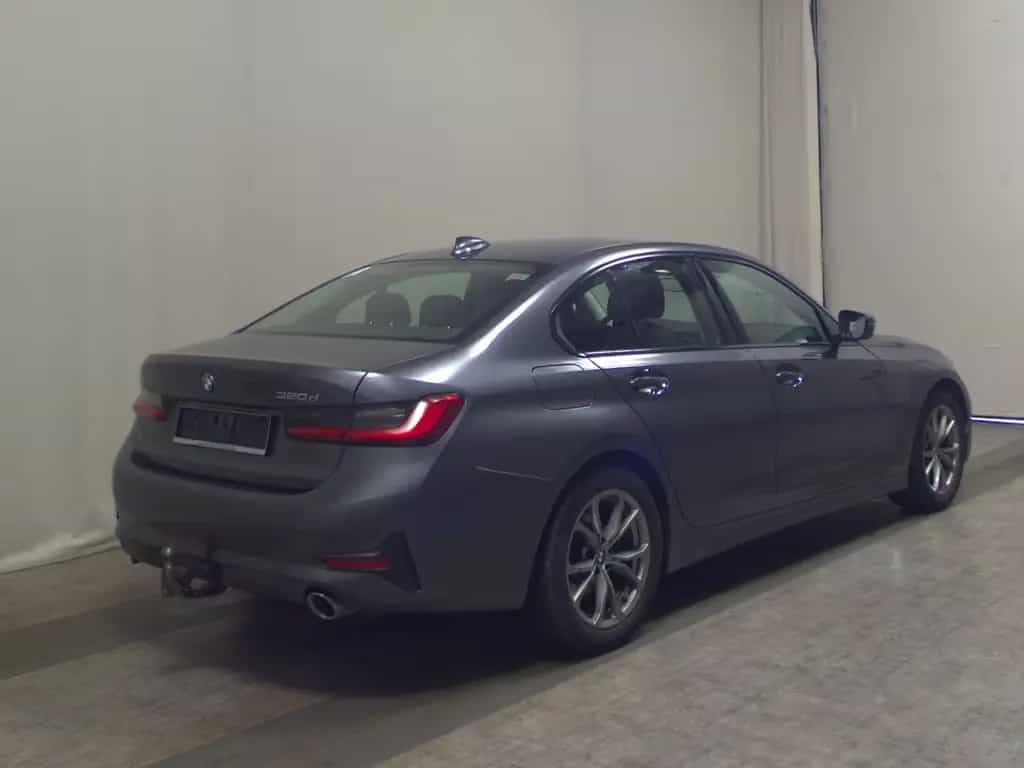 BMW 320 dA Sport-Line T-Leder Nav LC Pro LED AHK HiFi 04/2021-photo-3