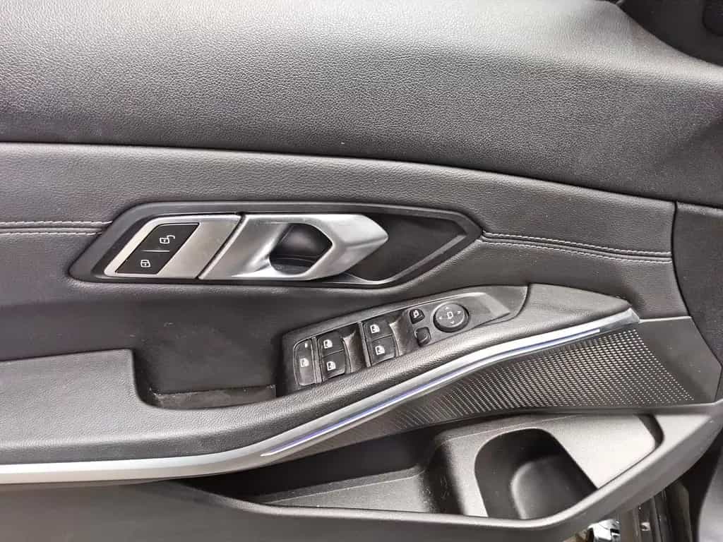 BMW 320 dA Sport-Line T-Leder Nav LC Pro LED AHK HiFi 04/2021-photo-9