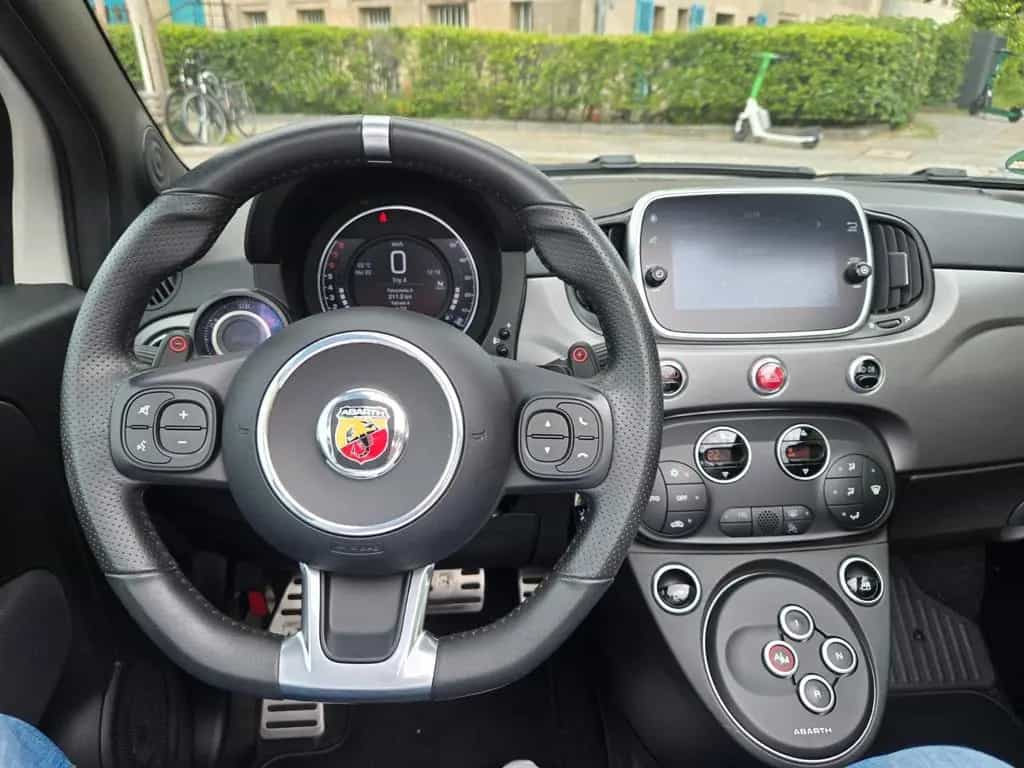 Abarth 595C 595 Cabrio Pista Scheckhaft 1 Hand Automatic 10/2020-photo-21