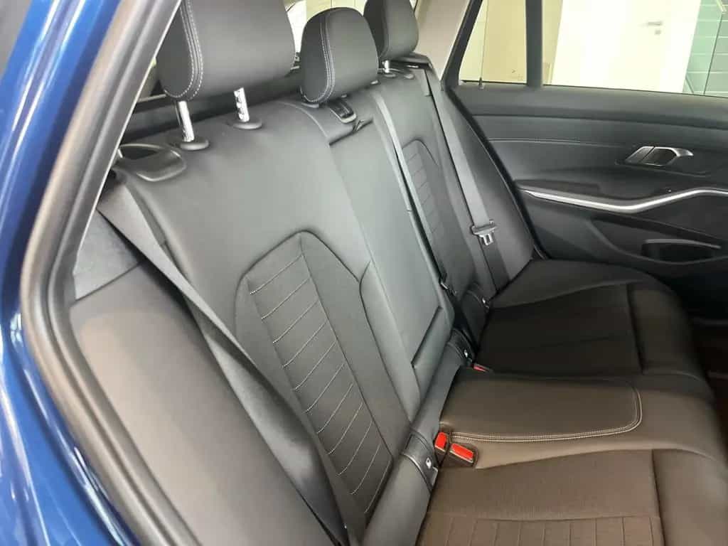 BMW 320 d Touring Sport Aut./Navigation/LED/Tempomat 02/2023-photo-29