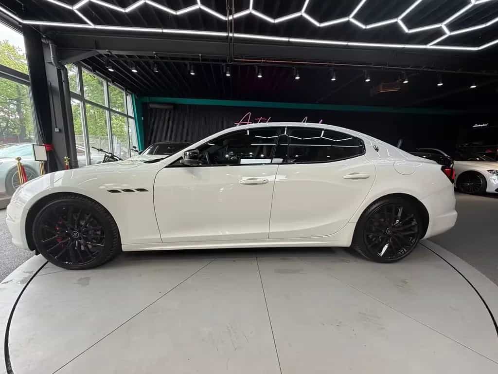 Maserati Ghibli LED*CARPLAY*TEMP*NAVI*KEYLESS 07/2023-photo-2