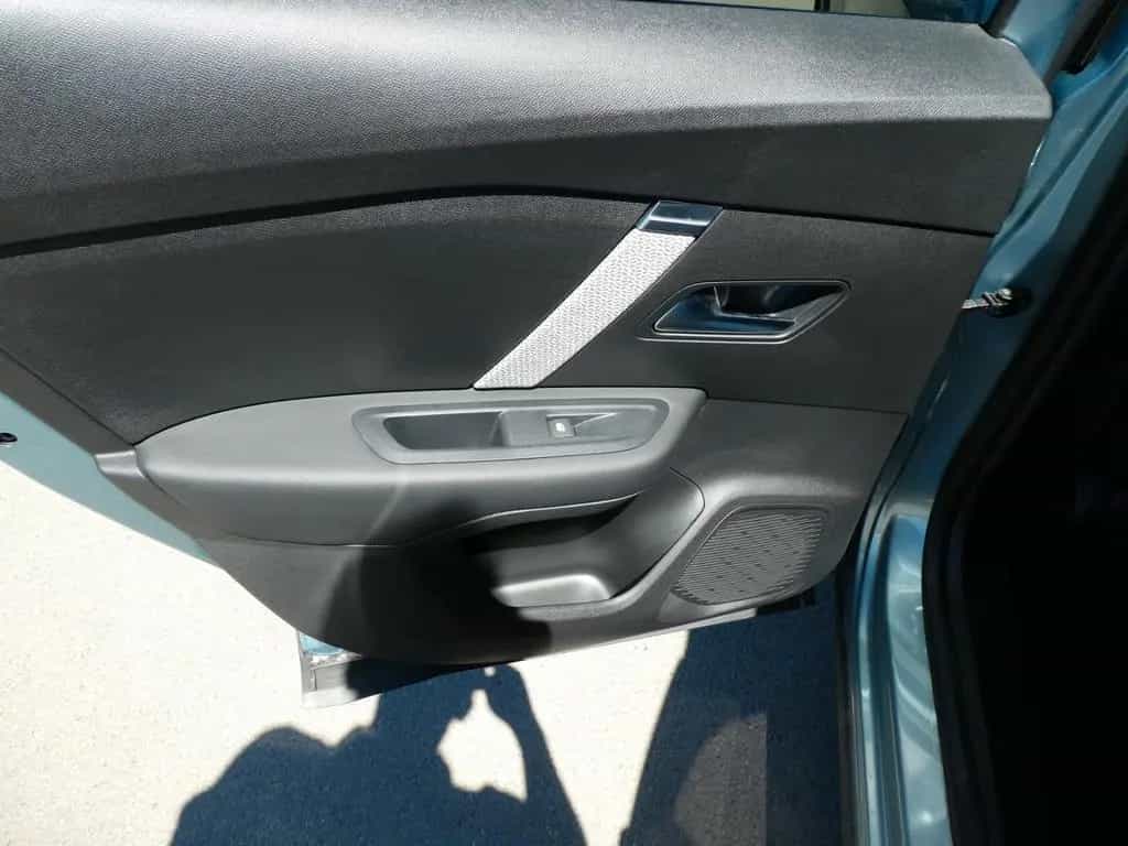 Citroën C4 Lim. Shine Klima, Navi, SHZ, Kamera, S-Dach 11/2023-photo-27