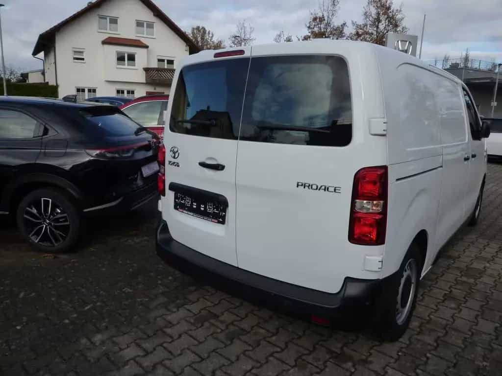 Toyota Proace (Verso) Proace D-4D 1,5-l-L1 Meister 07/2021-photo-2