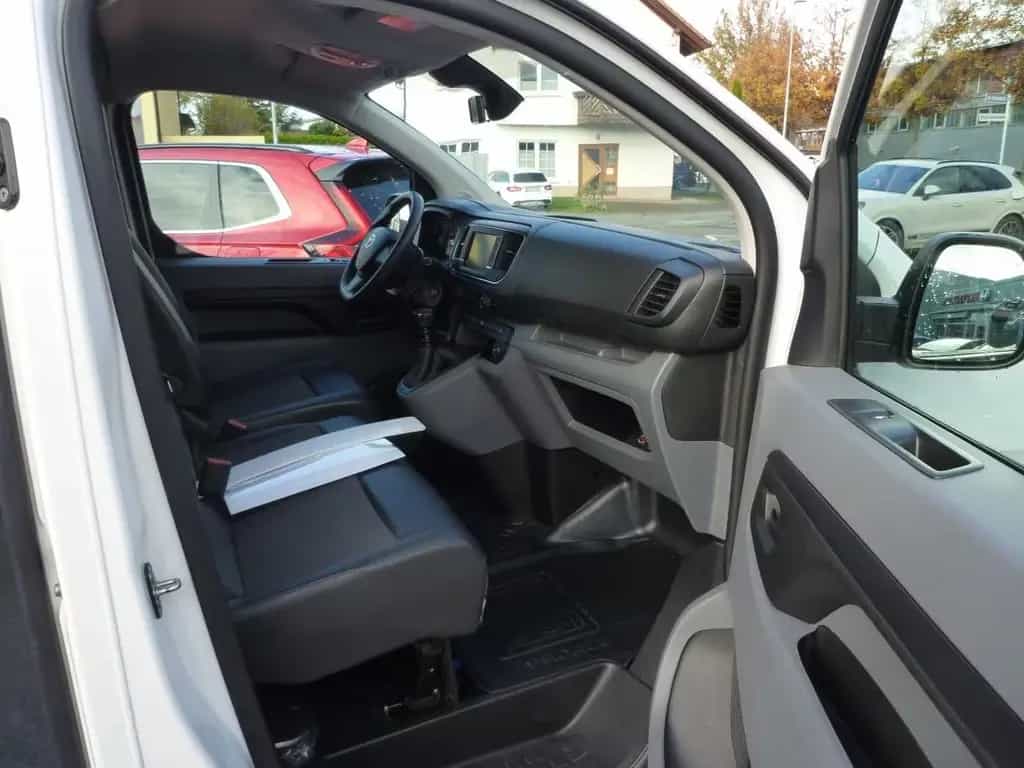 Toyota Proace (Verso) Proace D-4D 1,5-l-L1 Meister 07/2021-photo-4