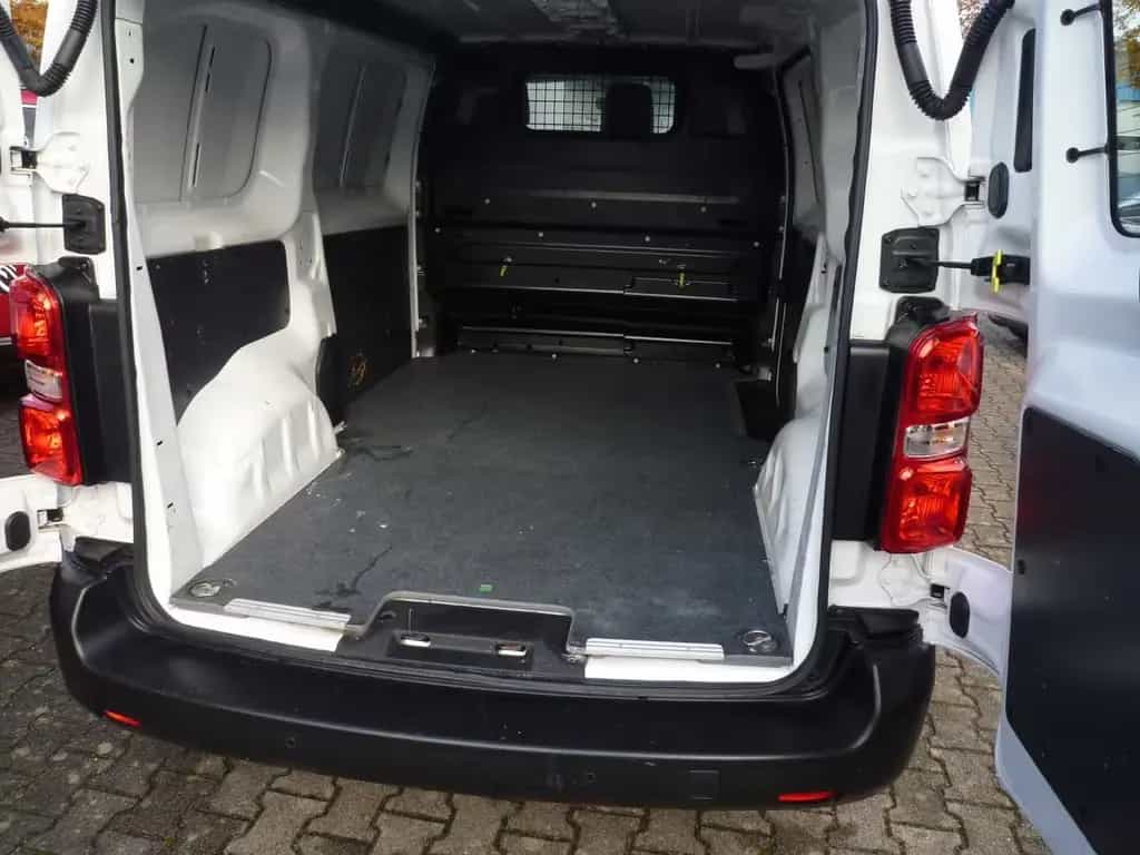 Toyota Proace (Verso) Proace D-4D 1,5-l-L1 Meister 07/2021-photo-9