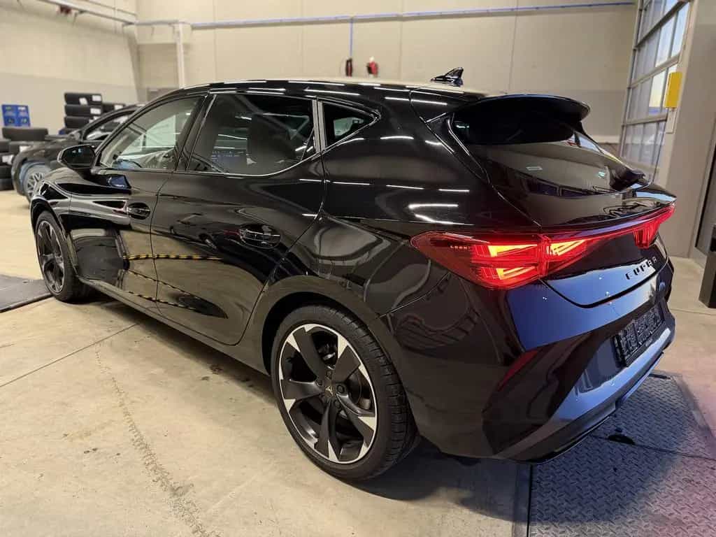Cupra Leon 1.5eTSI DSG Assist XL Navi Voll-LED 04/2025-photo-3