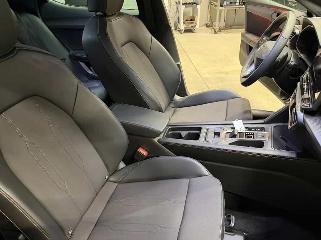 Cupra Leon 1.5eTSI DSG Assist XL Navi Voll-LED 04/2025-photo-31