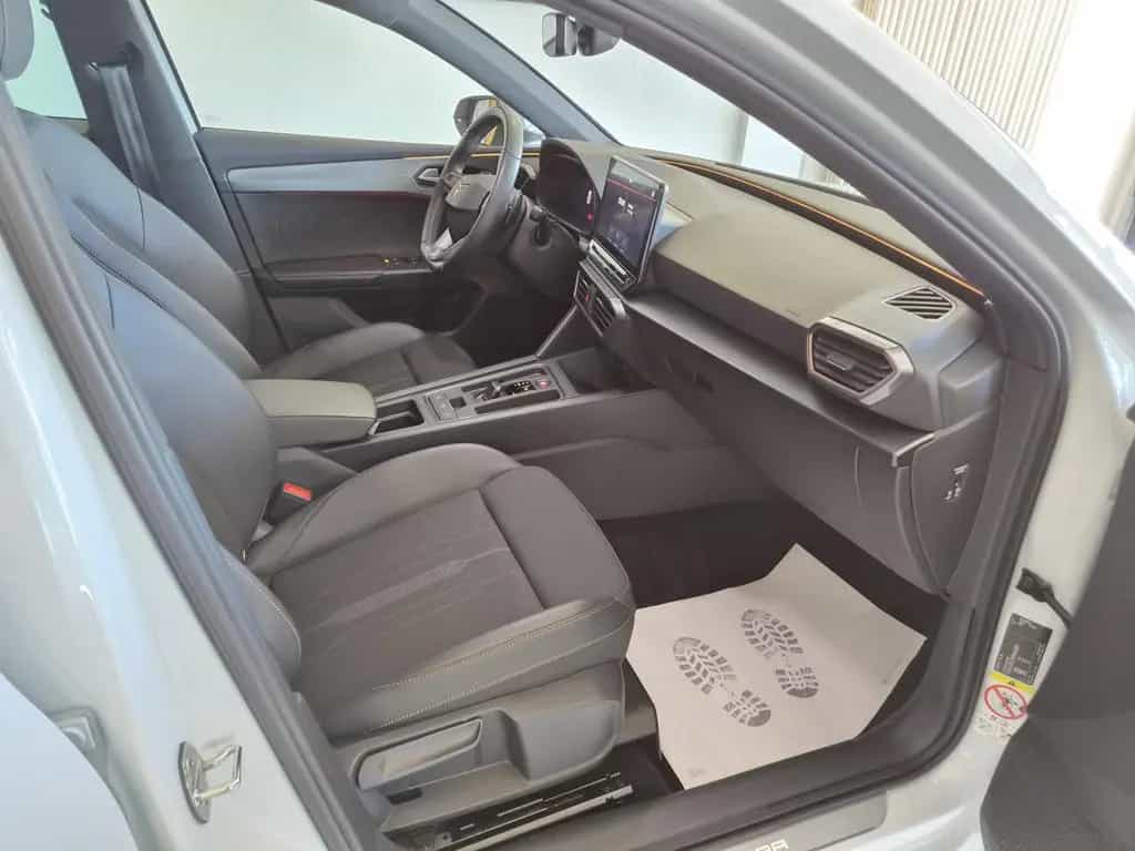 Cupra Leon Sportstourer / NAVI / KAMERA / T-LEDER 07/2023-photo-12