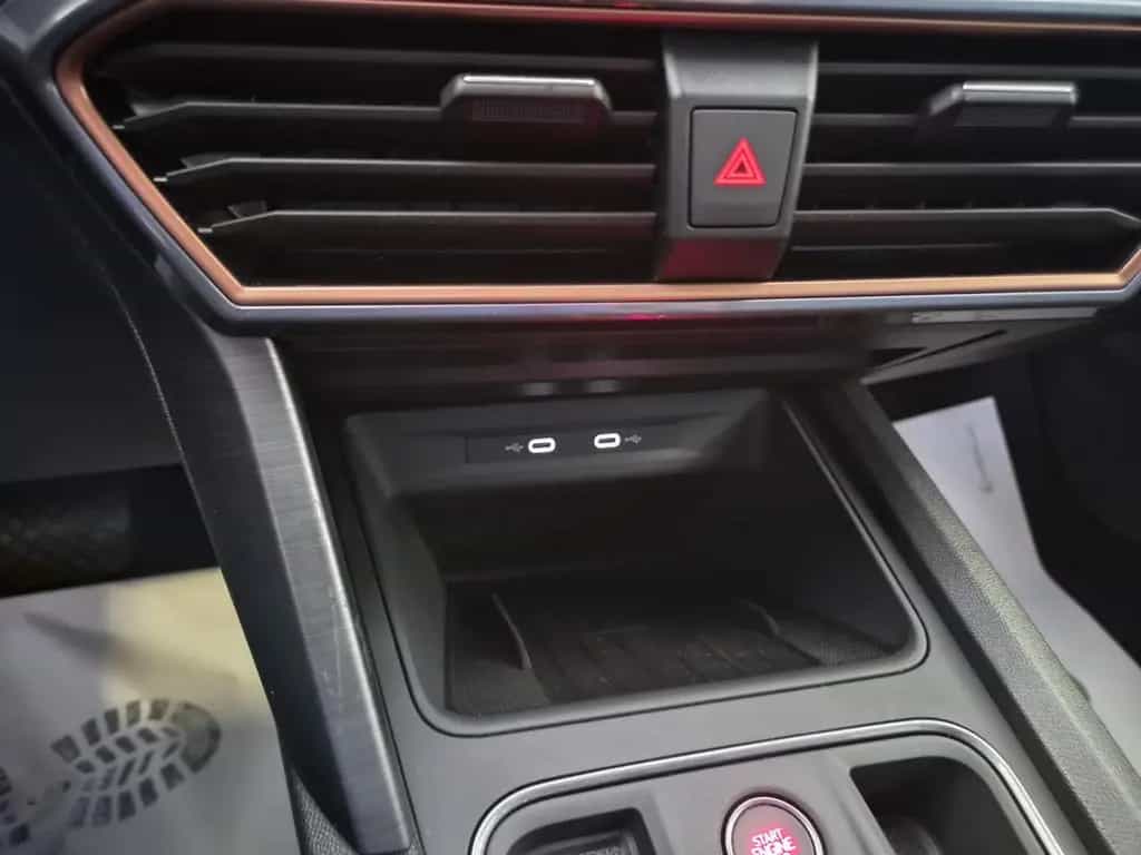 Cupra Leon Sportstourer / NAVI / KAMERA / T-LEDER 07/2023-photo-20