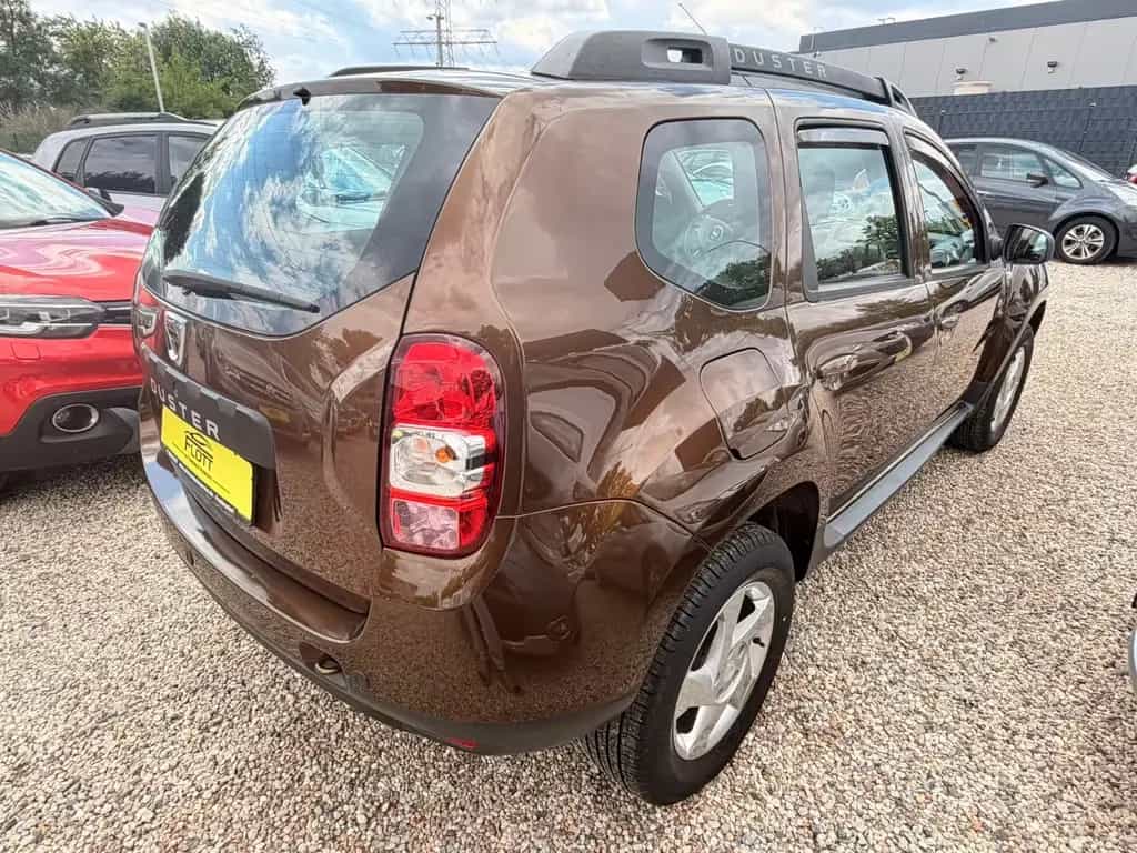 Dacia Duster I Laureate 4x2 *PDC*Klima*MFL* TÜV Neu 02/2014-photo-4