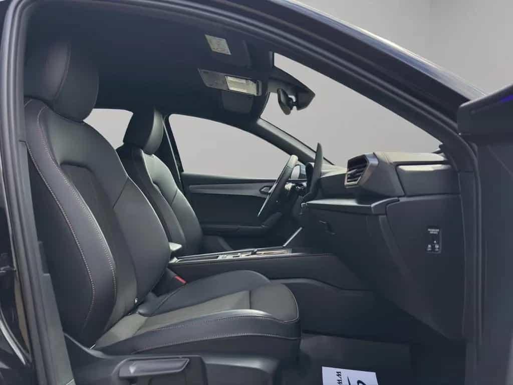 Cupra Leon 1.5 eTSI ACC KEYLESS AMBIENTE 02/2025-photo-23