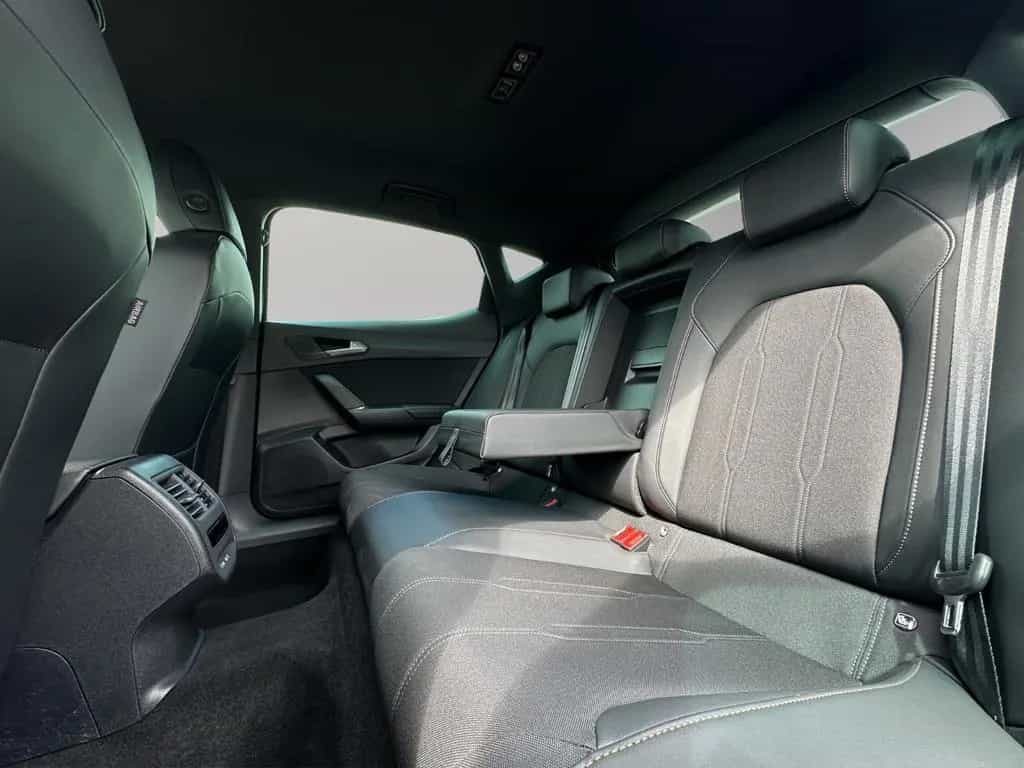 Cupra Leon 1.5 eTSI ACC KEYLESS AMBIENTE 02/2025-photo-24