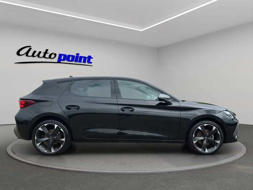 Cupra Leon 1.5 eTSI ACC KEYLESS AMBIENTE 02/2025-photo-3