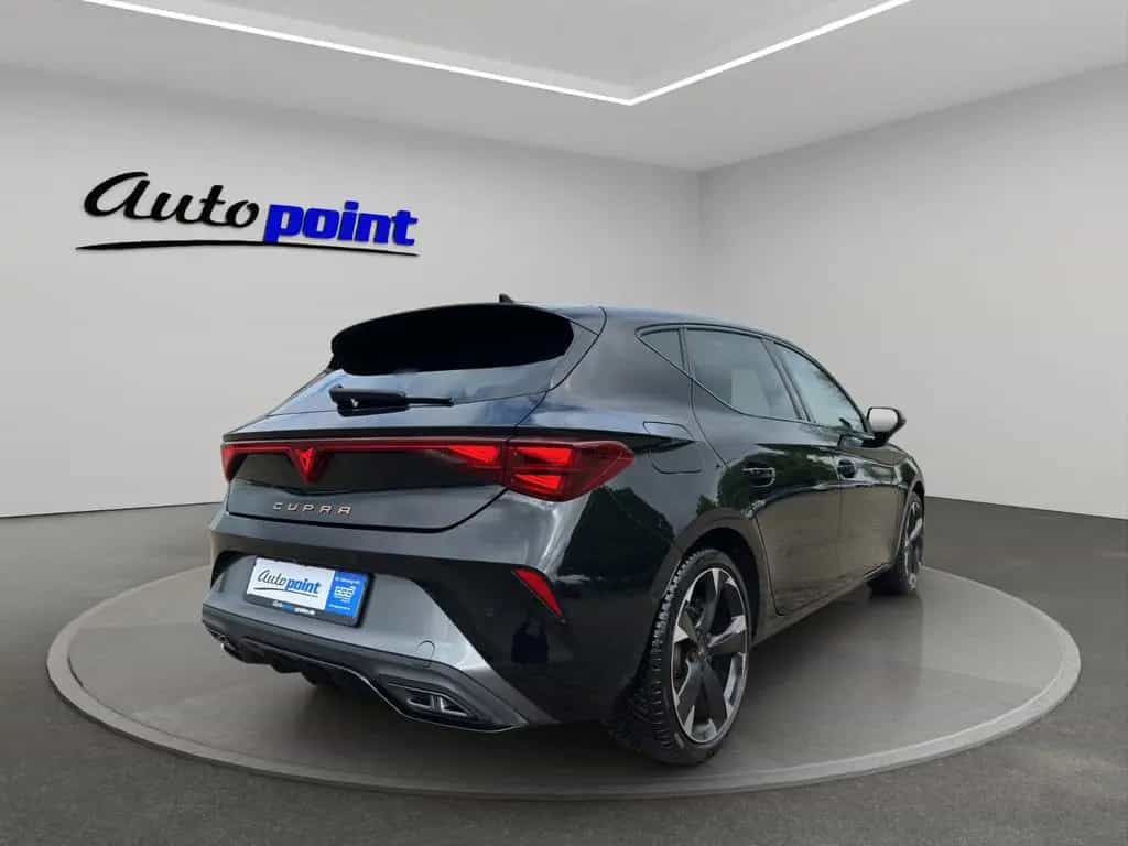 Cupra Leon 1.5 eTSI ACC KEYLESS AMBIENTE 02/2025-photo-4