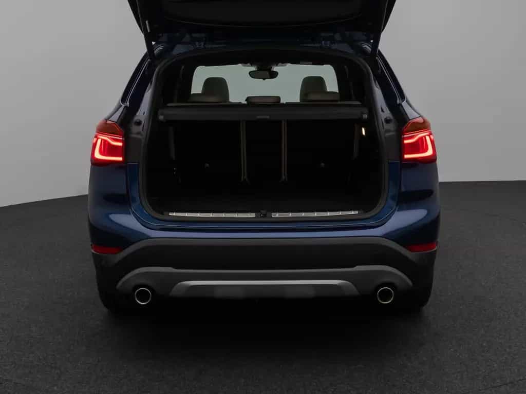 BMW X1 sD20i xLine Panorama HUD H/K AHK Leder Voll 07/2018-photo-12