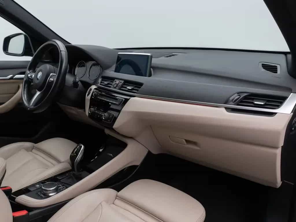 BMW X1 sD20i xLine Panorama HUD H/K AHK Leder Voll 07/2018-photo-22