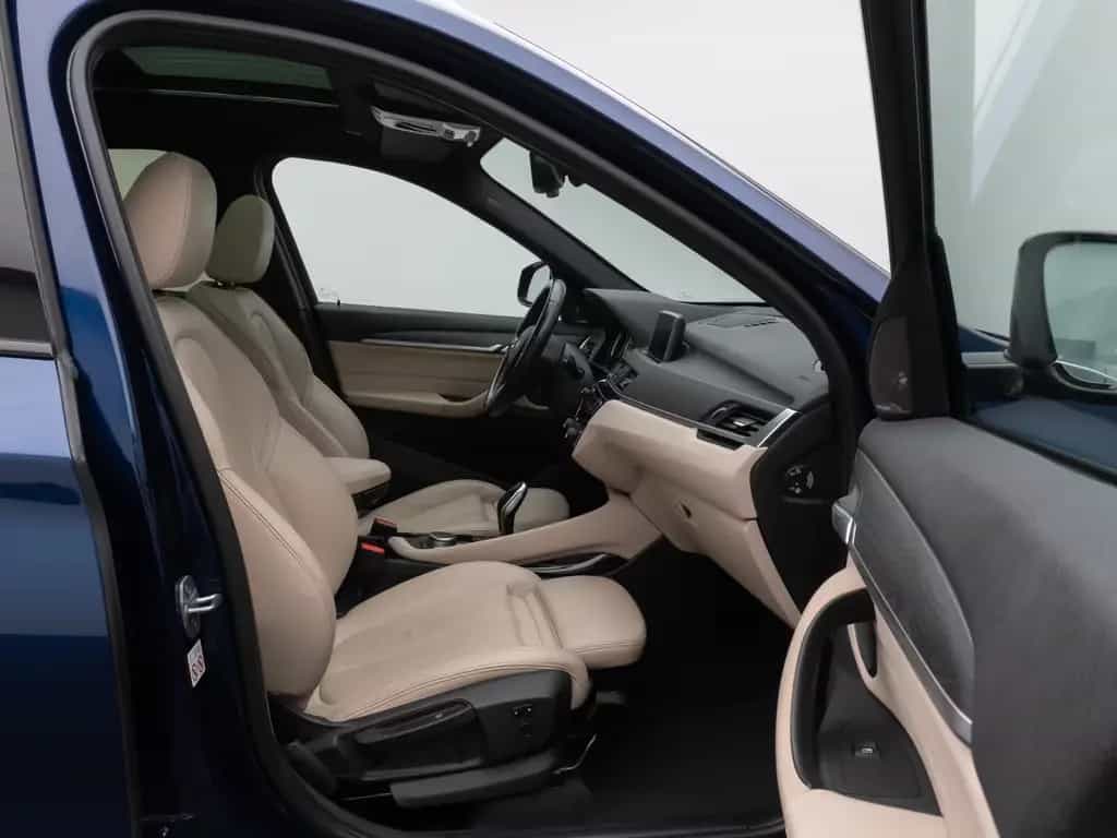 BMW X1 sD20i xLine Panorama HUD H/K AHK Leder Voll 07/2018-photo-23