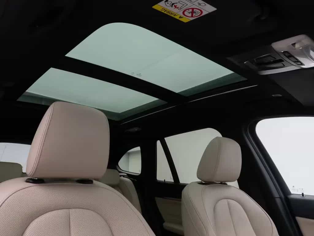 BMW X1 sD20i xLine Panorama HUD H/K AHK Leder Voll 07/2018-photo-29