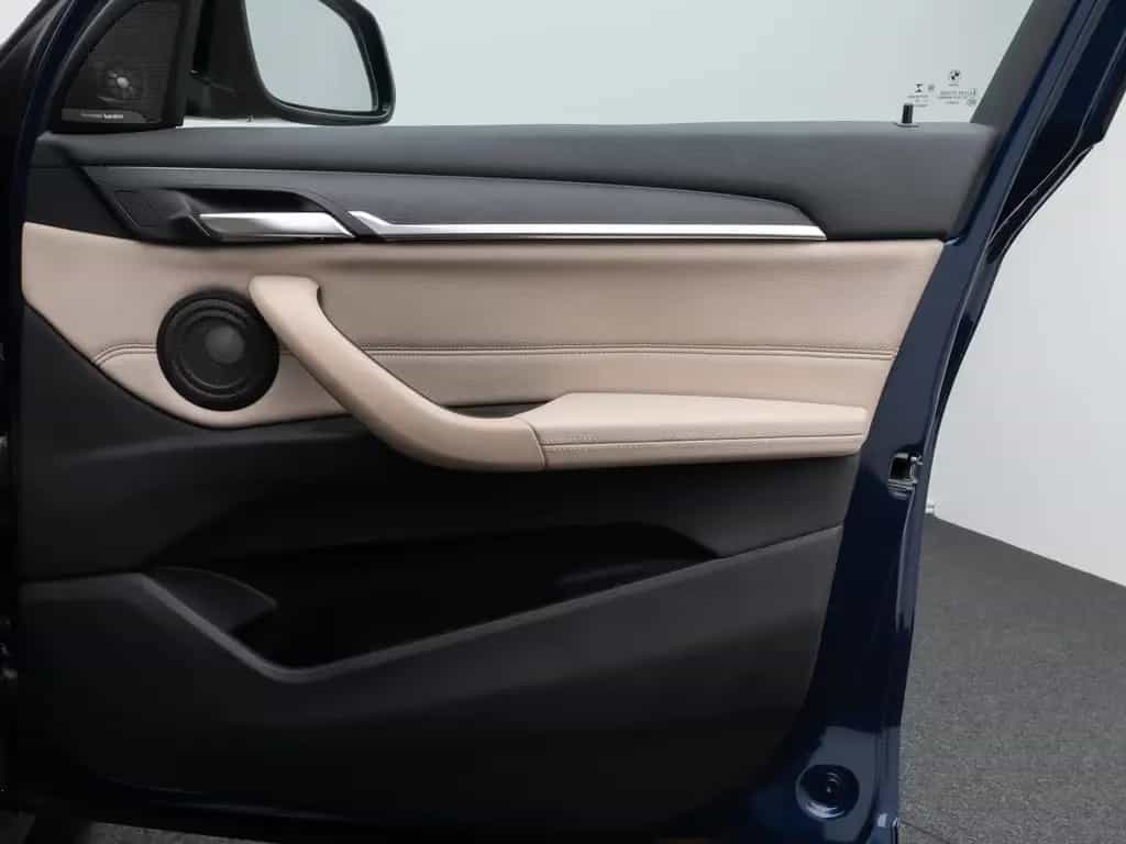 BMW X1 sD20i xLine Panorama HUD H/K AHK Leder Voll 07/2018-photo-30