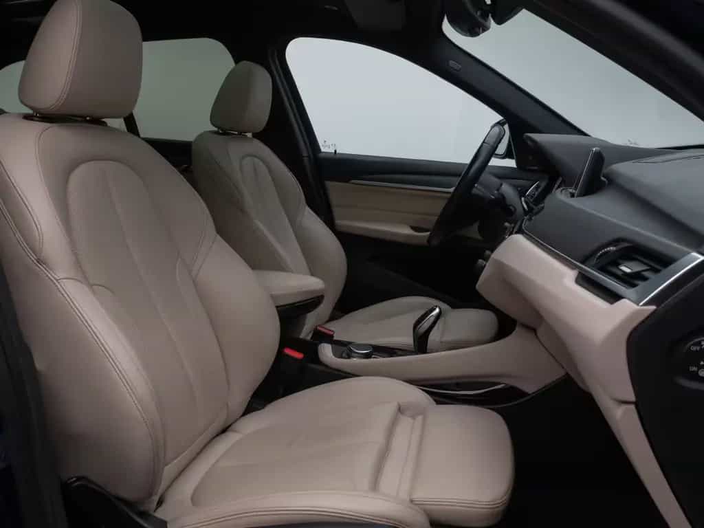 BMW X1 sD20i xLine Panorama HUD H/K AHK Leder Voll 07/2018-photo-33