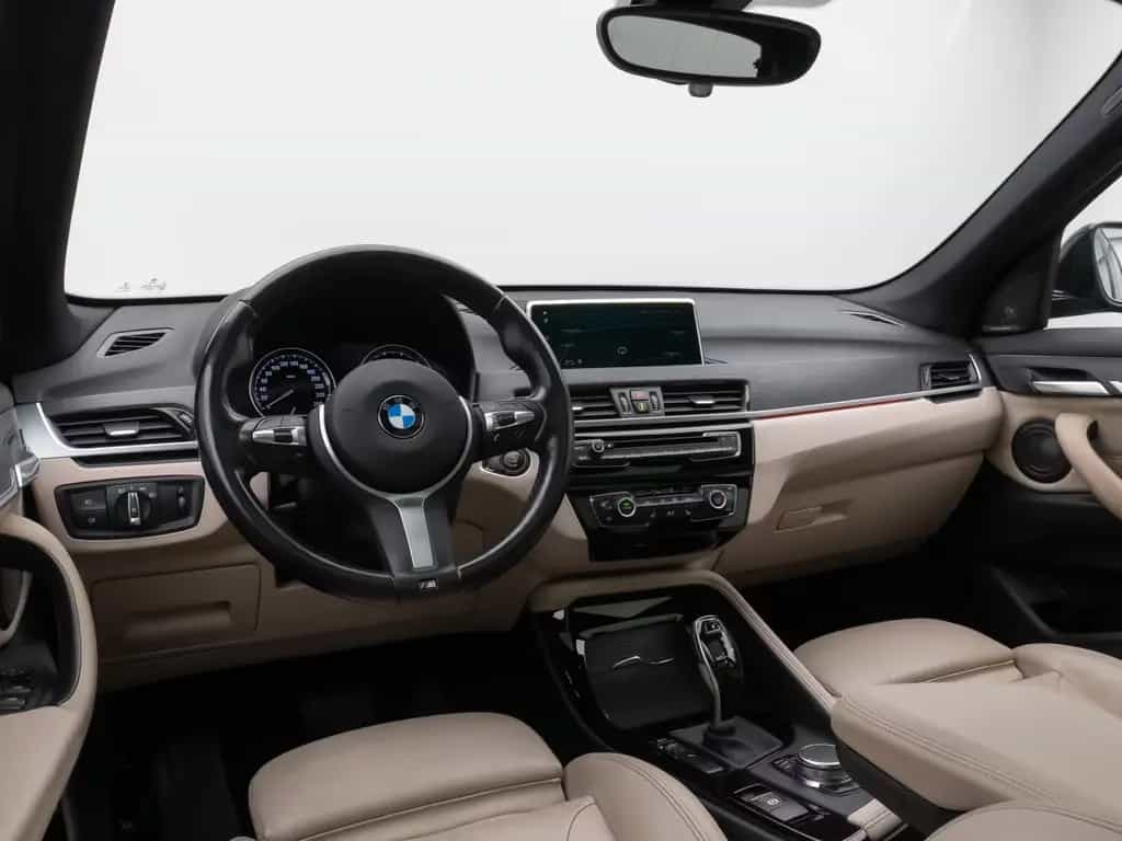 BMW X1 sD20i xLine Panorama HUD H/K AHK Leder Voll 07/2018-photo-35