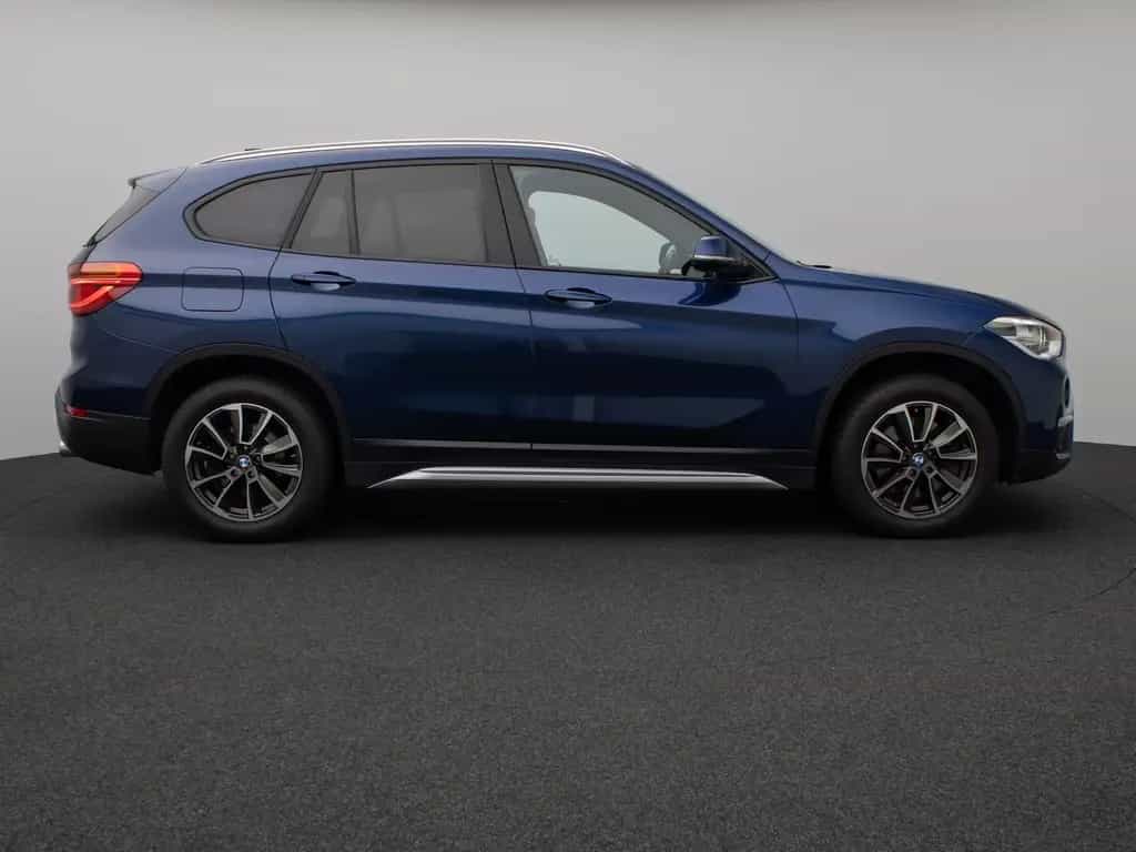 BMW X1 sD20i xLine Panorama HUD H/K AHK Leder Voll 07/2018-photo-4