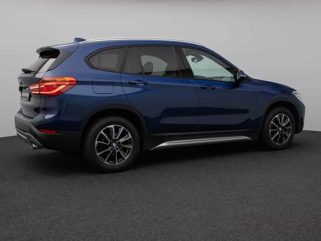 BMW X1 sD20i xLine Panorama HUD H/K AHK Leder Voll 07/2018-photo-5