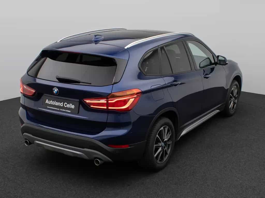 BMW X1 sD20i xLine Panorama HUD H/K AHK Leder Voll 07/2018-photo-6