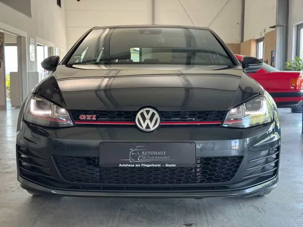Volkswagen Golf VII Lim. GTI Performance 221 kW/Bi-Xenon 03/2015-photo-1