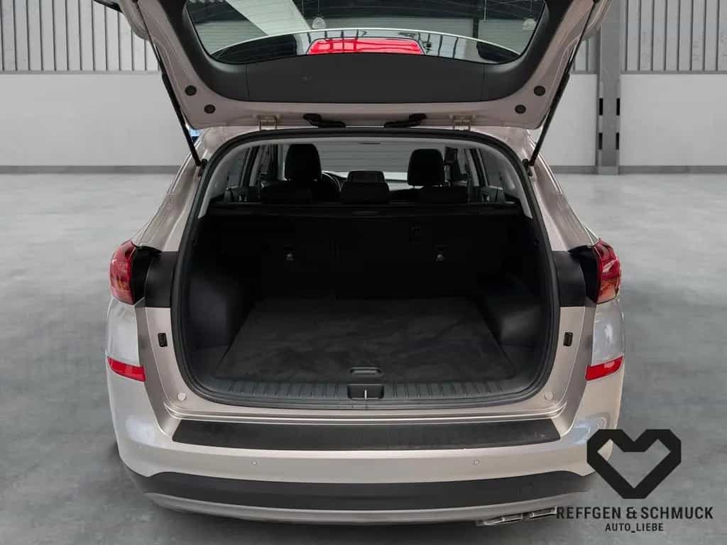 Hyundai TUCSON ADVANTAGE DCT+KLIMA+NAVI+KAMERA+DAB+TÜV+ 10/2019-photo-19