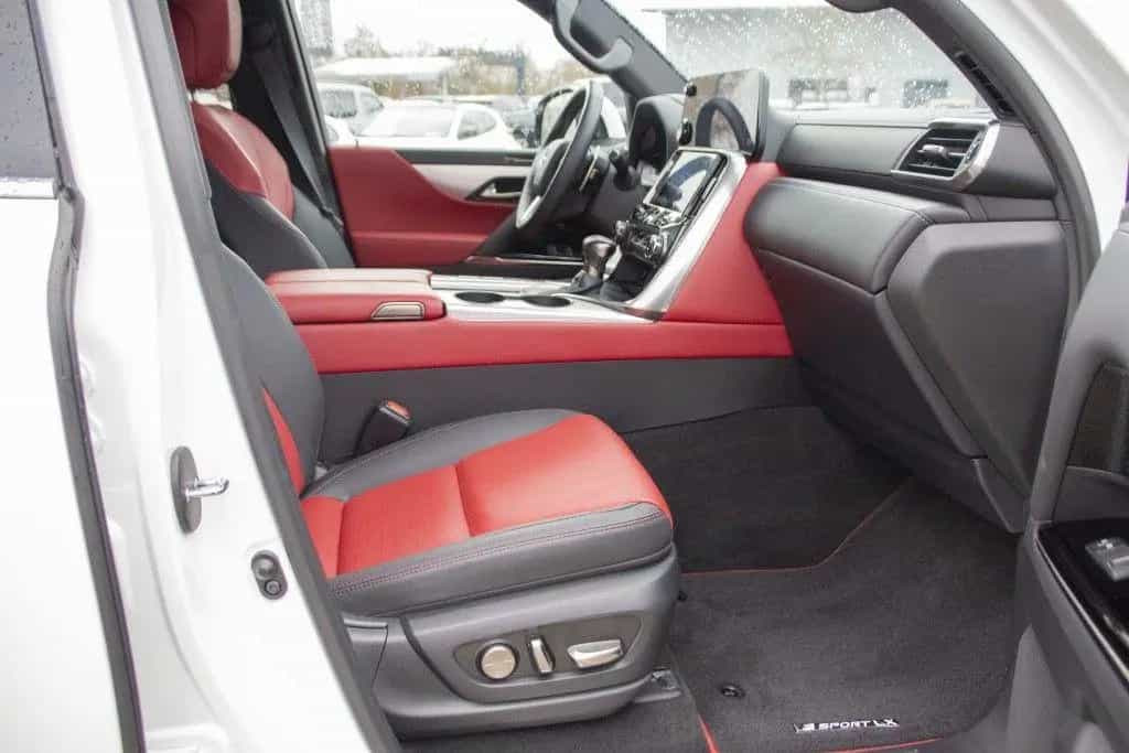 Lexus LX 600 F SPORT 07/2024-photo-28