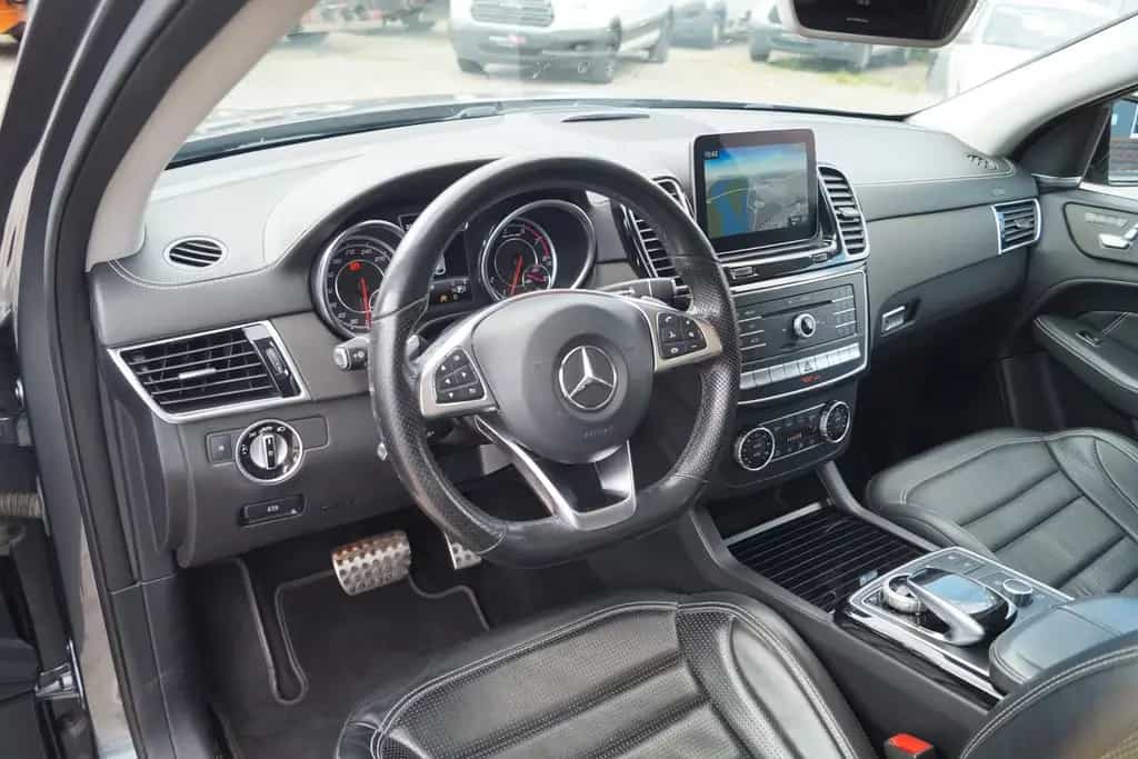Mercedes-Benz GLE 63 AMG GLE 63 S AMG GLAS DACH LED TOP ZUSTAND 07/2019-photo-6