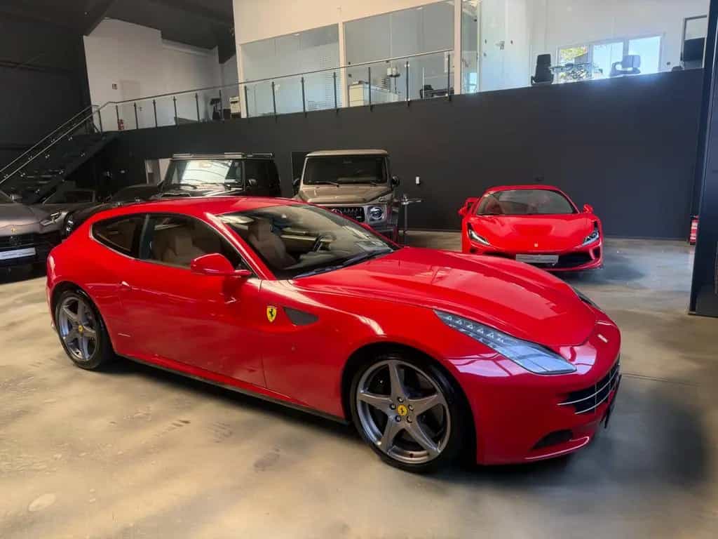 Ferrari FF 6,3 V12 4x4 CARBON/ROSSO CORSA/UNFALLFREI 10/2011-photo-1