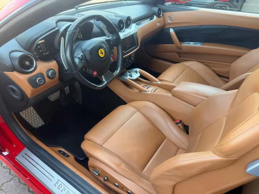 Ferrari FF 6,3 V12 4x4 CARBON/ROSSO CORSA/UNFALLFREI 10/2011-photo-12