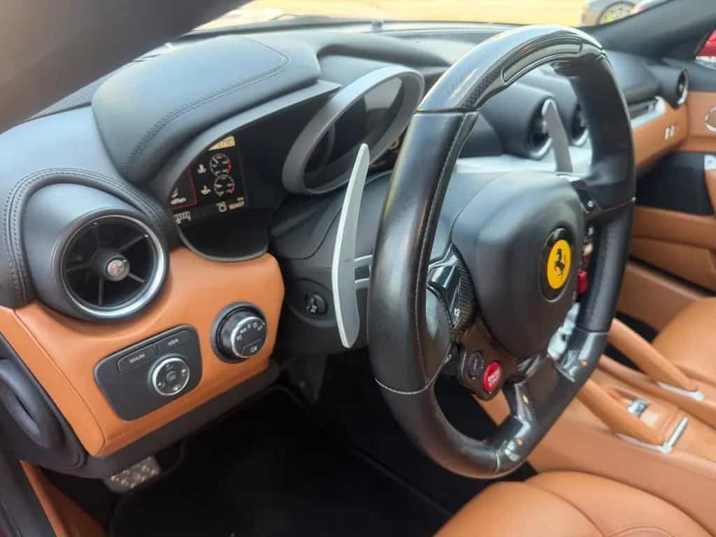 Ferrari FF 6,3 V12 4x4 CARBON/ROSSO CORSA/UNFALLFREI 10/2011-photo-13