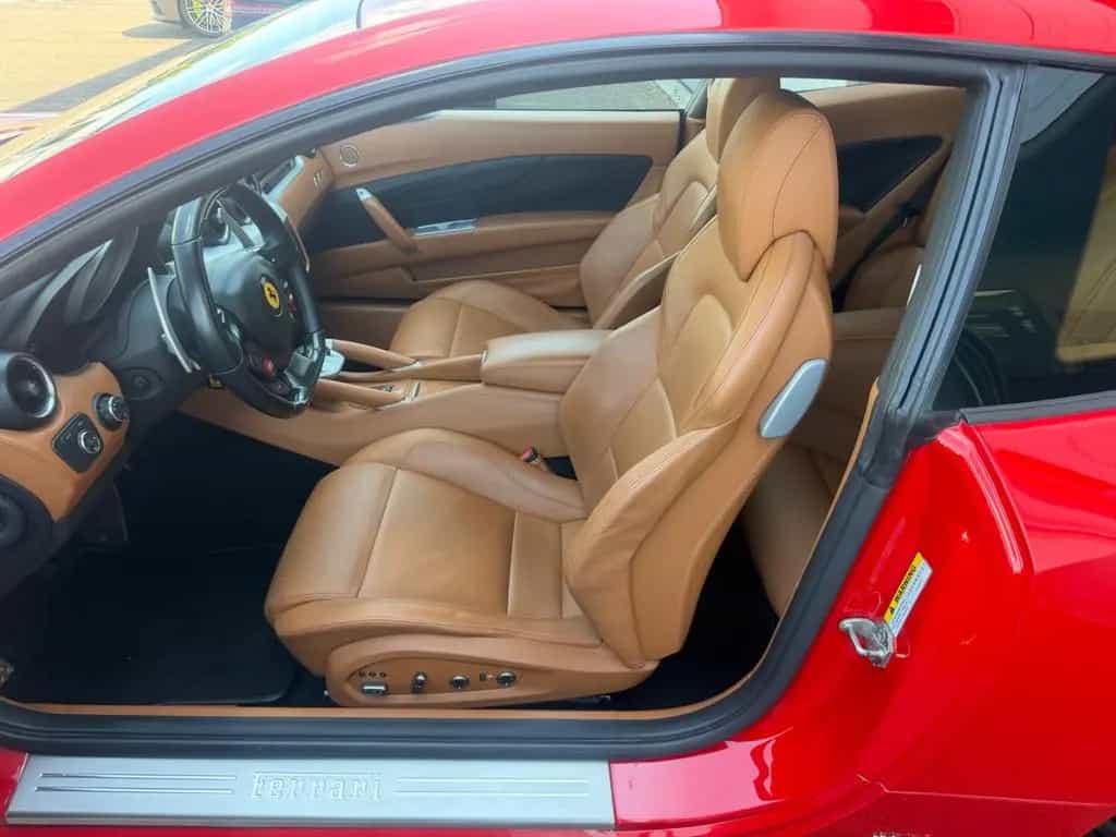 Ferrari FF 6,3 V12 4x4 CARBON/ROSSO CORSA/UNFALLFREI 10/2011-photo-15