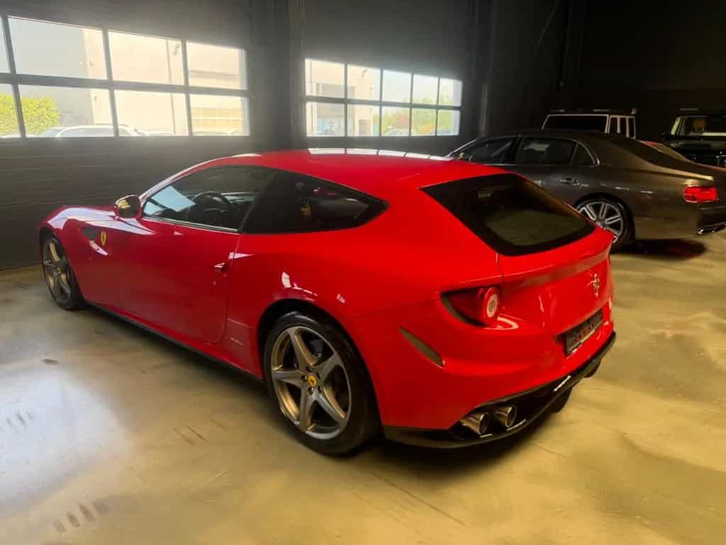 Ferrari FF 6,3 V12 4x4 CARBON/ROSSO CORSA/UNFALLFREI 10/2011-photo-2