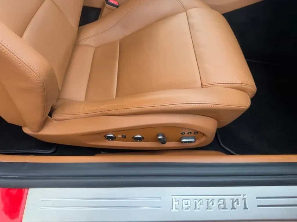 Ferrari FF 6,3 V12 4x4 CARBON/ROSSO CORSA/UNFALLFREI 10/2011-photo-23