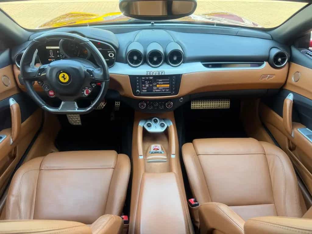 Ferrari FF 6,3 V12 4x4 CARBON/ROSSO CORSA/UNFALLFREI 10/2011-photo-25