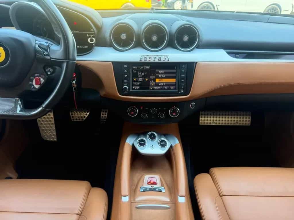 Ferrari FF 6,3 V12 4x4 CARBON/ROSSO CORSA/UNFALLFREI 10/2011-photo-26