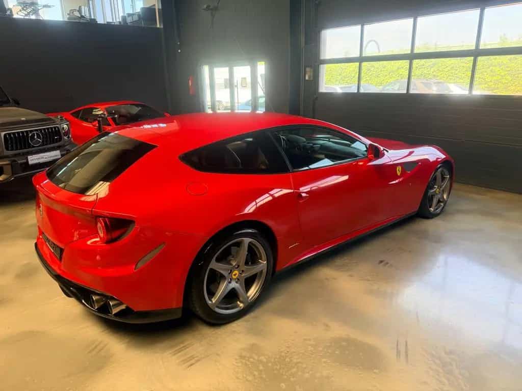 Ferrari FF 6,3 V12 4x4 CARBON/ROSSO CORSA/UNFALLFREI 10/2011-photo-3