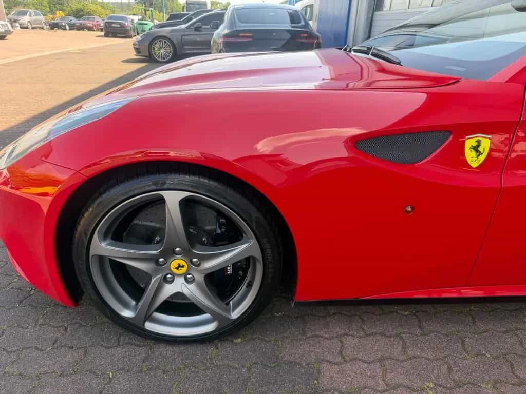 Ferrari FF 6,3 V12 4x4 CARBON/ROSSO CORSA/UNFALLFREI 10/2011-photo-34
